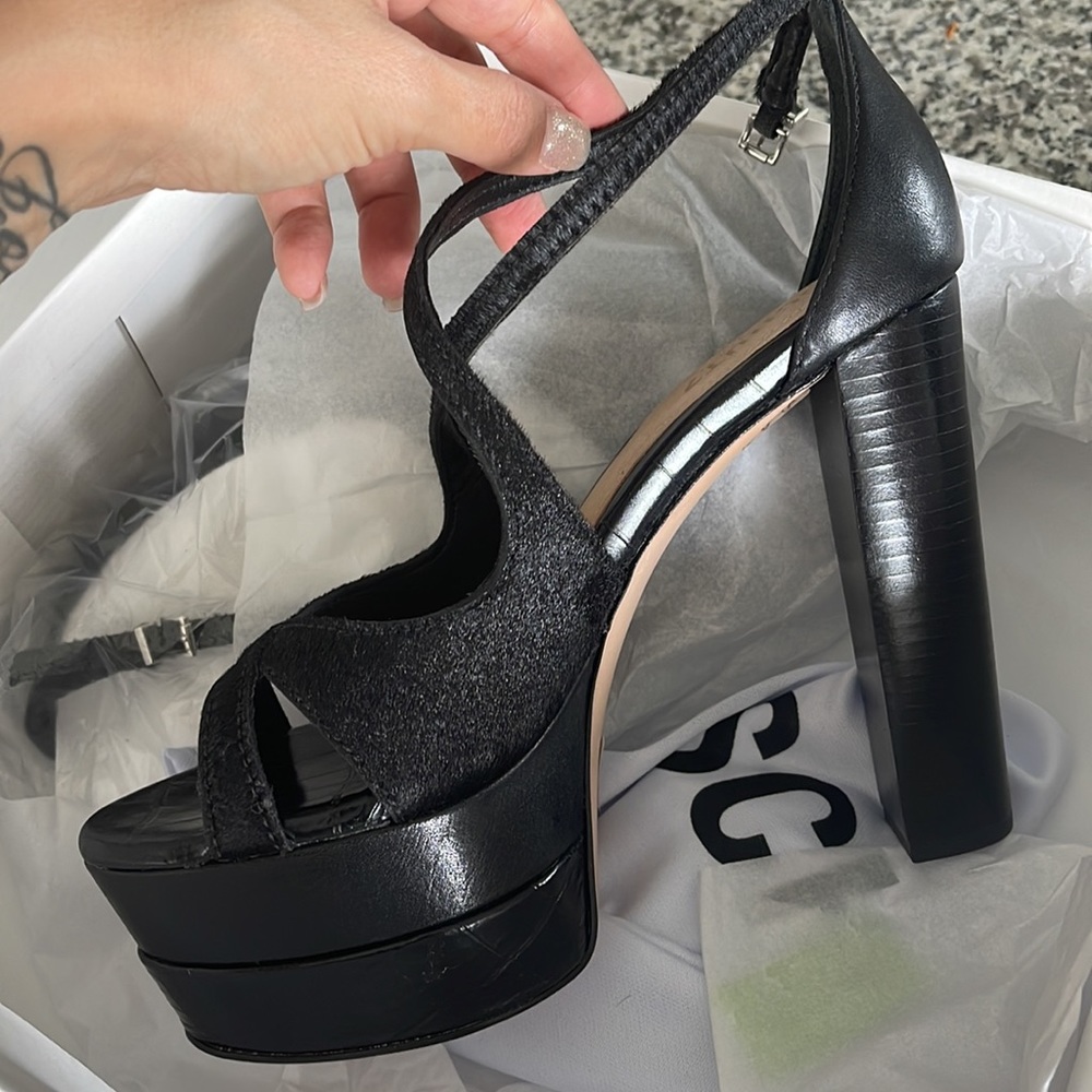 Black platform sandal